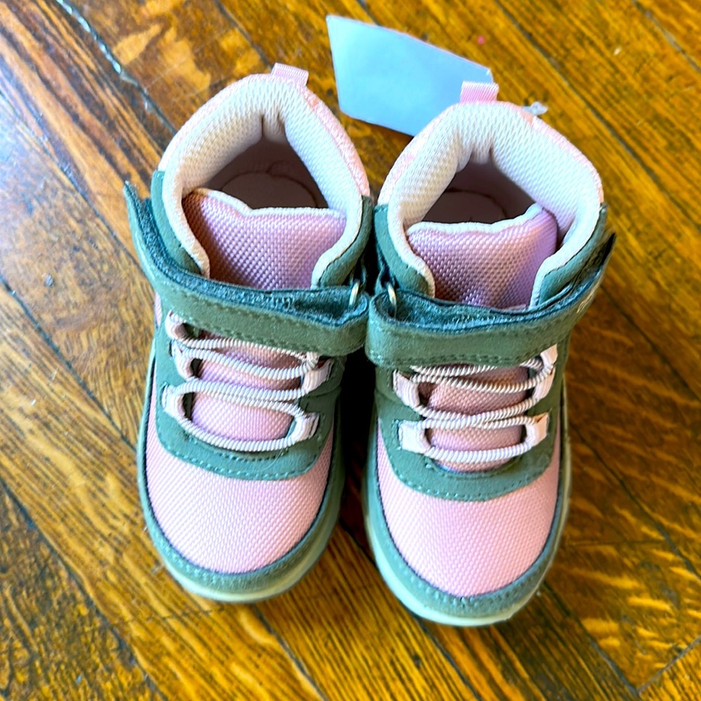 Osh Kosh toddler girl boots Size 6
